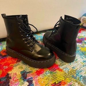 Black Boots 6 1/2
